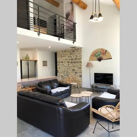 Maison De Charme Avec Piscine Couverte Et 9000m2 3*