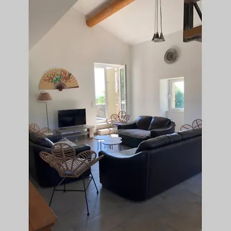 Maison De Charme Avec Piscine Couverte Et 9000m2