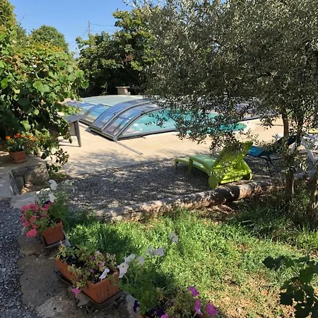 Hotel Maison De Charme Avec Piscine Couverte Et 9000m2